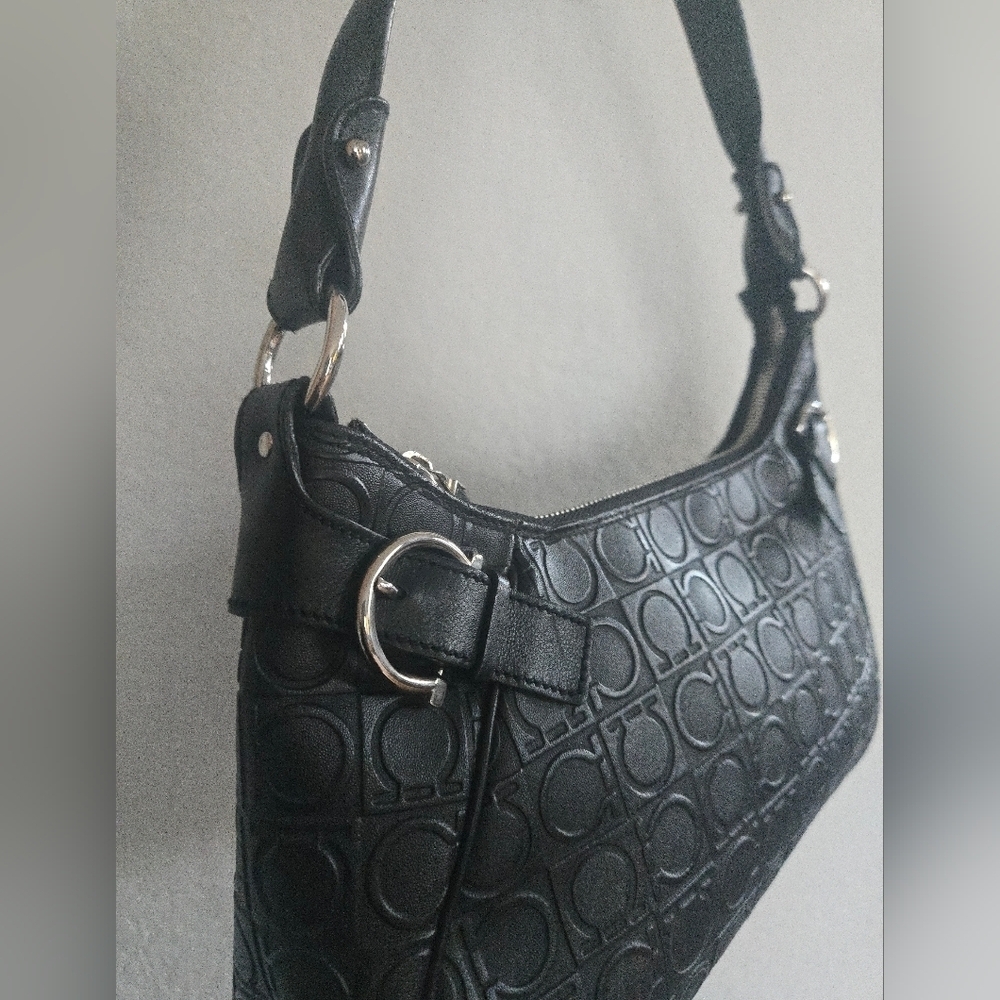 Salvatore Ferragamo Black Gancini Leather Shoulder Bag EUC - Picture 17 of 17